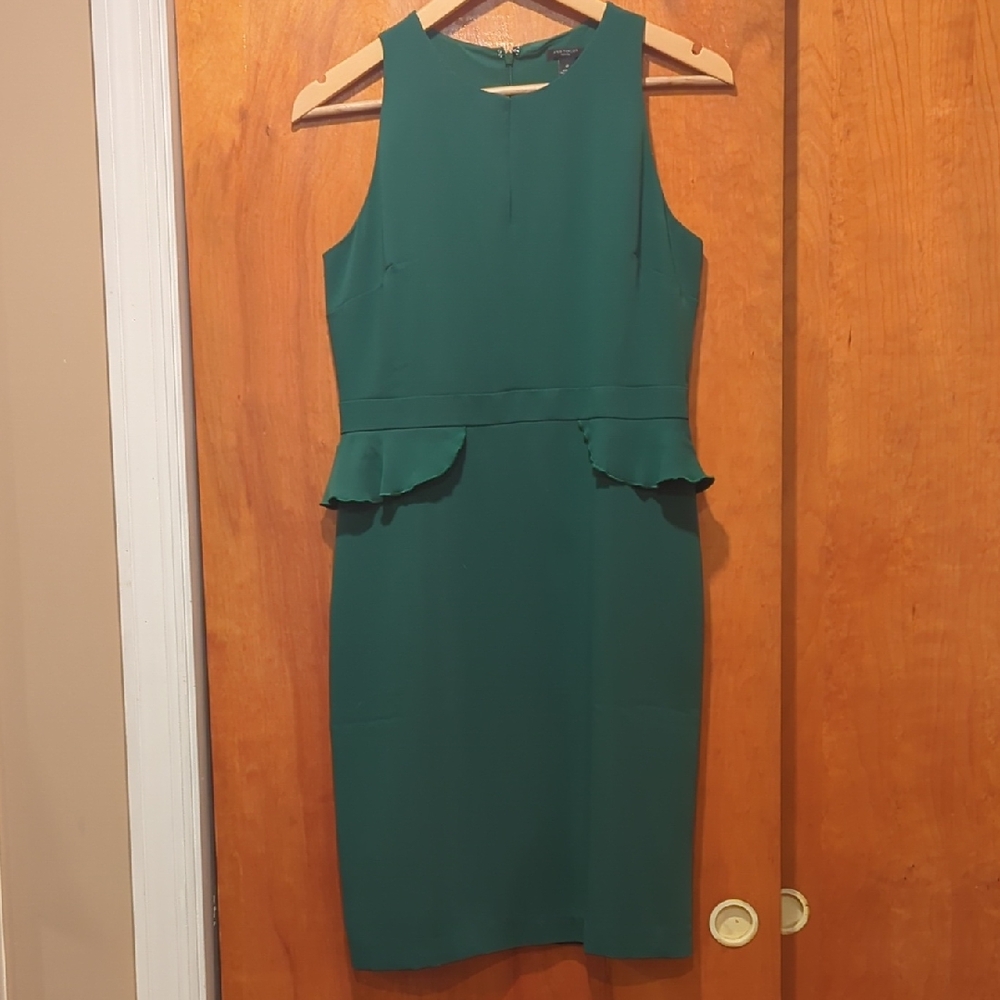 Elegant Green Sleeveless Dress